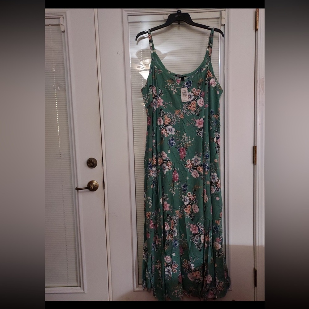 Torrid Green Floral Trapeze Maxi Dress 3 NEVER WORN AND HARD TO FIND